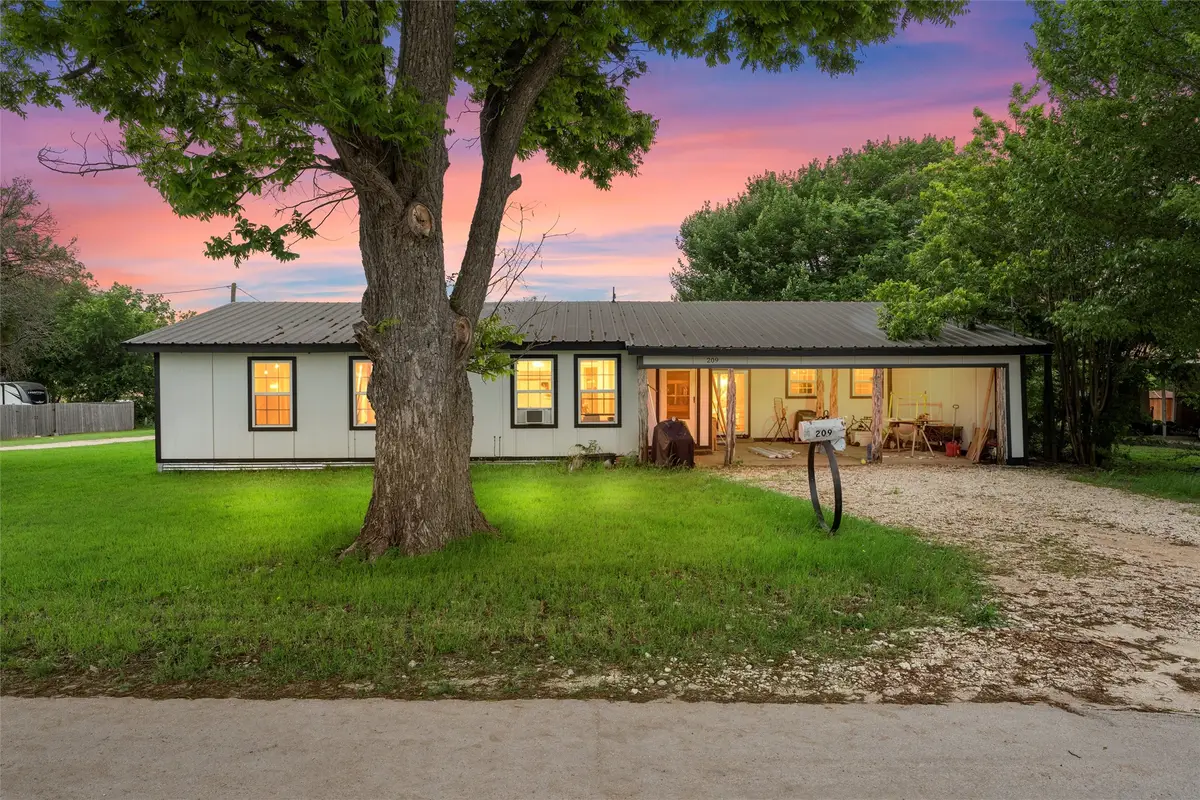 209 N Goddard Street, Mart, TX 76664 - #1