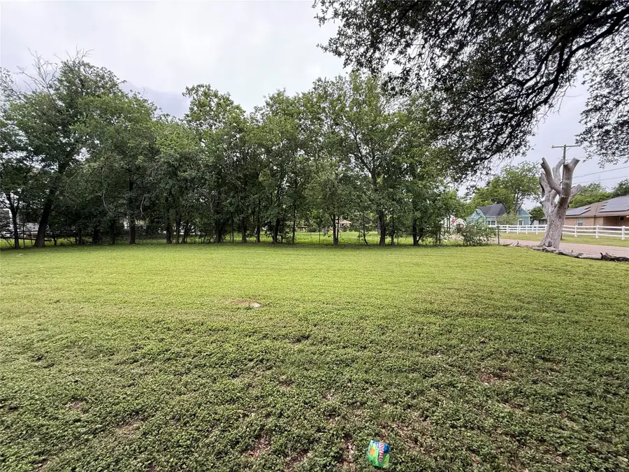 516 Indiana Avenue, Waco, TX 76707 - #2
