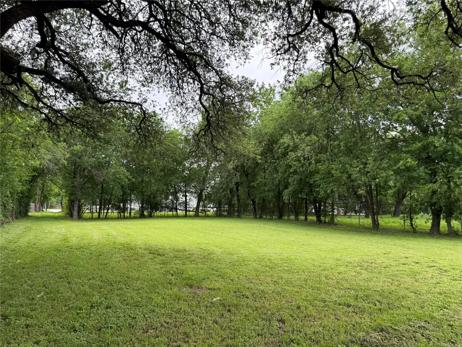 516 Indiana Avenue, Waco, TX 76707 - #3