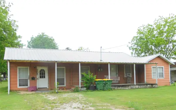 705 Mulberry Avenue, Hubbard, TX 76648