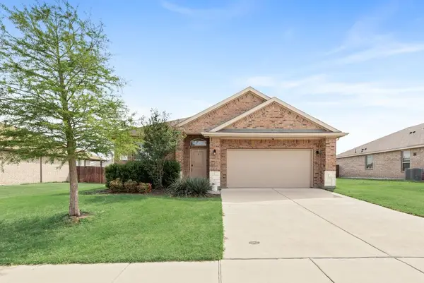444 Windsail Lane, Azle, TX 76020