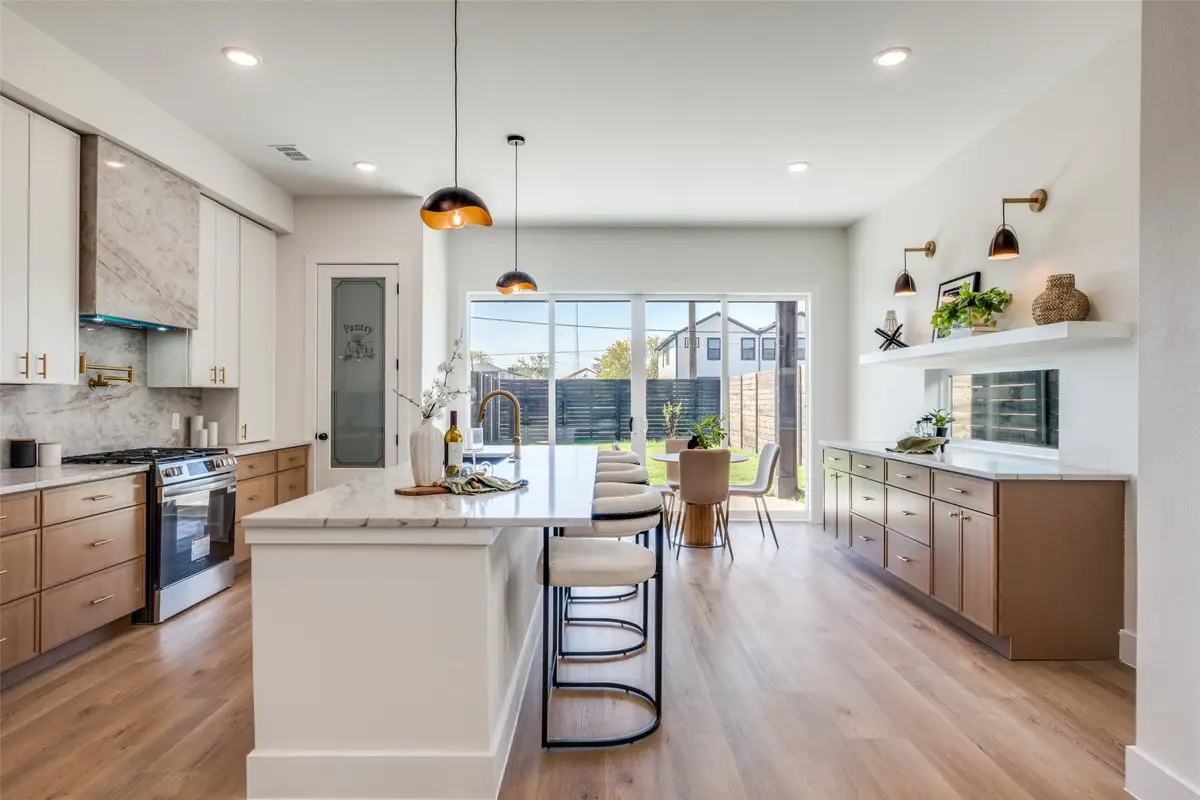 2424 Jeffries Street, Dallas, TX 75215 - #1