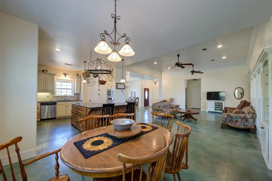 1211 W Fm 922, Valley View, TX 76272 - #2