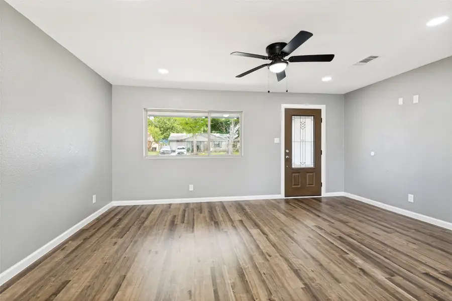 737 Cranbrook Lane, Grand Prairie, TX 75052 - #2