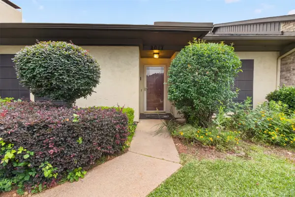 2017 Heatherbrook Drive, Grapevine, TX 76051