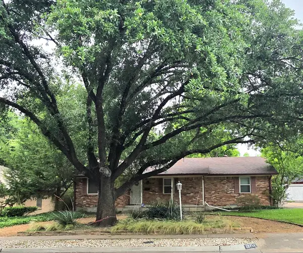 10711 Clearbrook Lane, Dallas, TX 75218