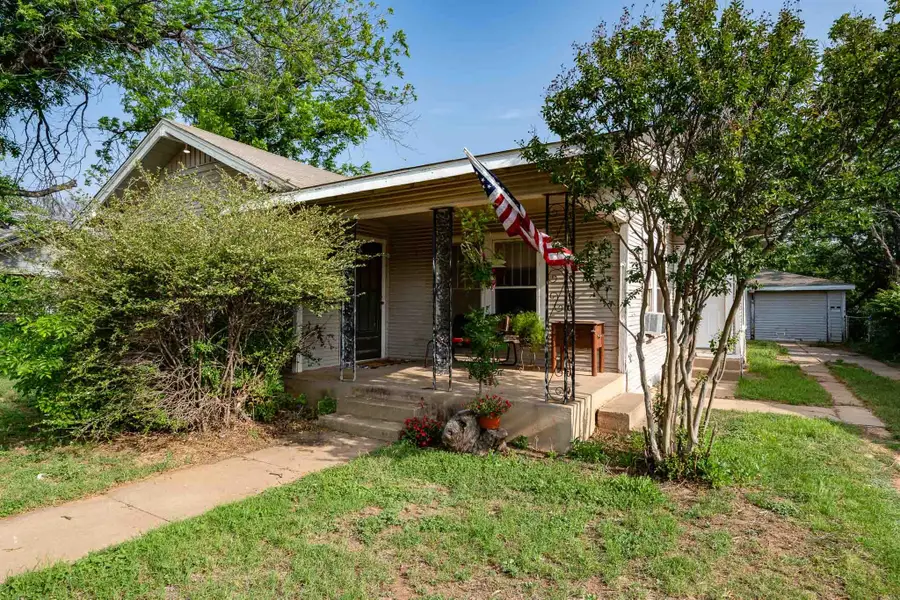 1015 E Reynolds Street, Stamford, TX 79553 - #3