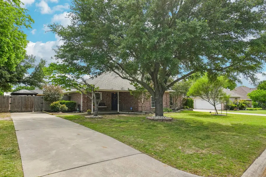 304 Woodlawn Street, Krum, TX 76249 - #2