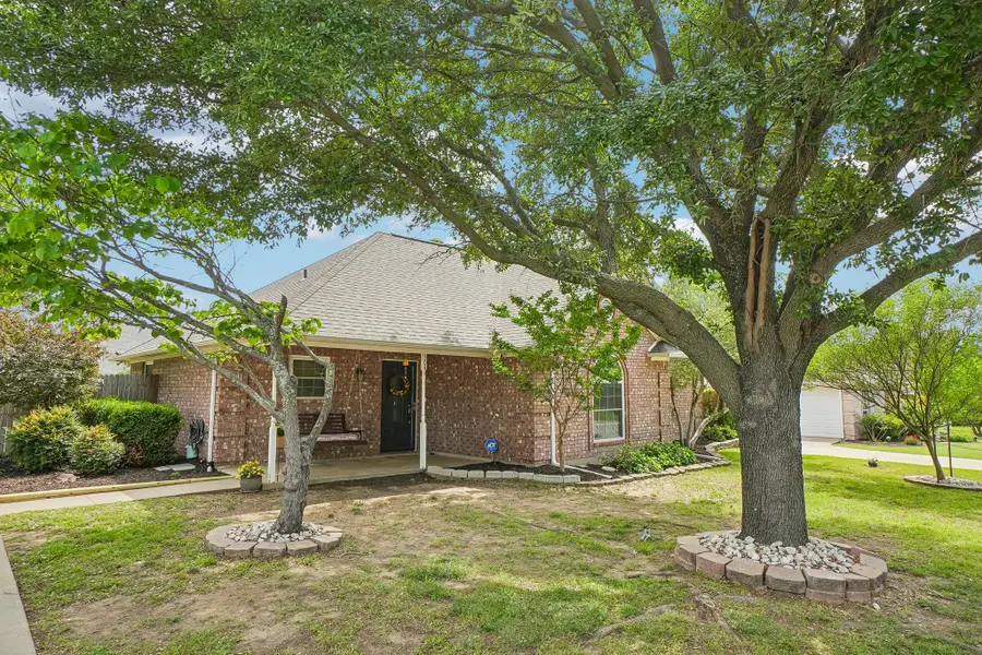 304 Woodlawn Street, Krum, TX 76249 - #3