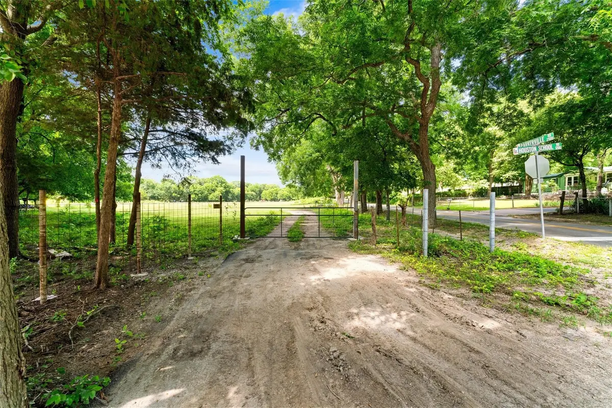 1213 S Houston School Road, Lancaster, TX 75146 - #1