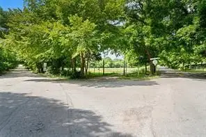 1213 S Houston School Road, Lancaster, TX 75146 - #2