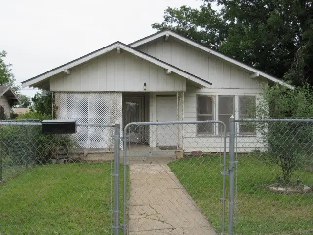 1508 Avenue E, Brownwood, TX 76801 - #1