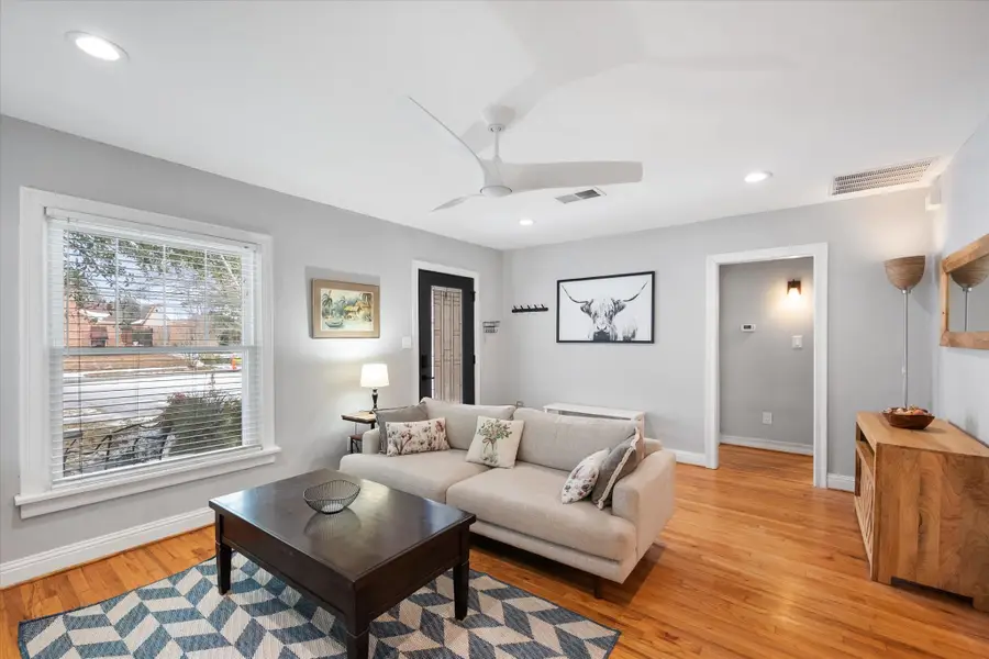 2624 Willing Avenue, Fort Worth, TX 76110 - #3