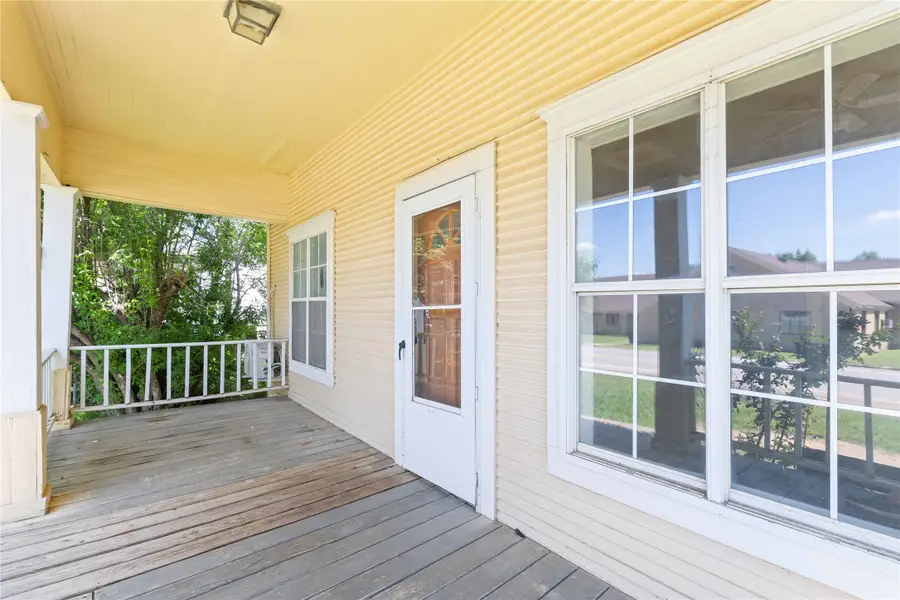 102 E Fitzgerald Street, Bangs, TX 76823 - #3