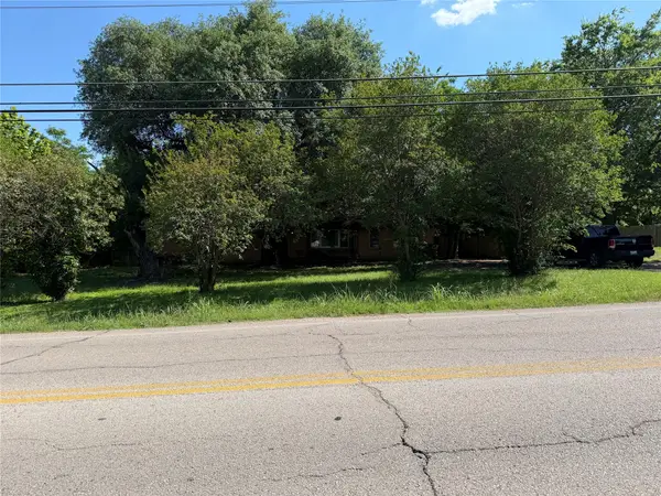 210 W Bear Creek Road, Glenn Heights, TX 75154