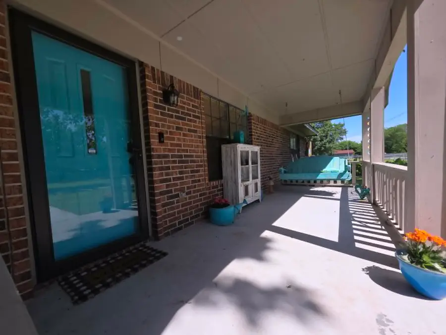 900 S 8th Avenue, Teague, TX 75860 - #3