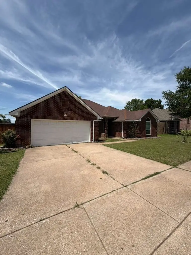 906 Busby, Cedar Hill, TX 75104 - #2