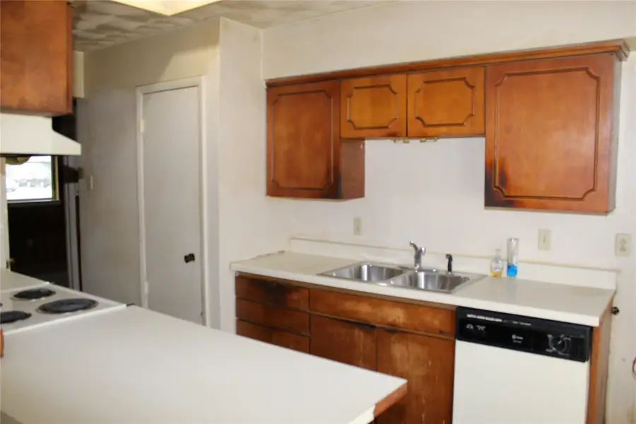 2818 Lowell Drive, Irving, TX 75062 - #3