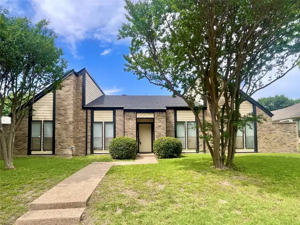 9931 Chimney Hill Lane, Dallas, TX 75243