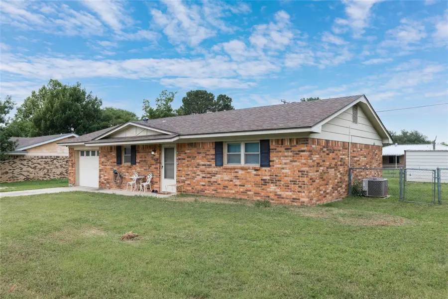 3806 Country Side Drive, Brownwood, TX 76801 - #2