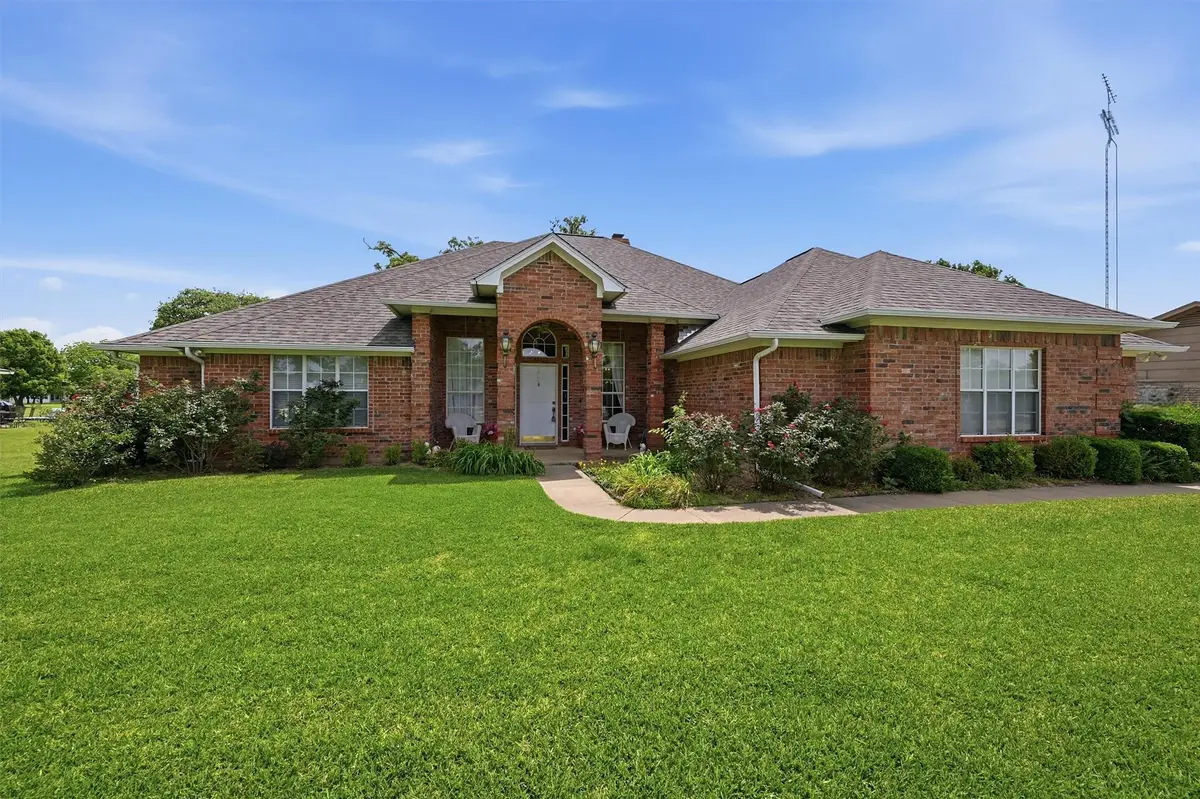 730 Kiowa Drive W, Lake Kiowa, TX 76240 - #1