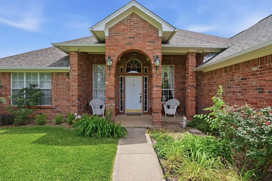 730 Kiowa Drive W, Lake Kiowa, TX 76240 - #3