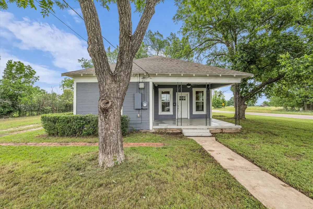 620 Washington Street, McGregor, TX 76657 - #1