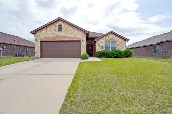 3905 Bridle Path Lane, Sanger, TX 76266