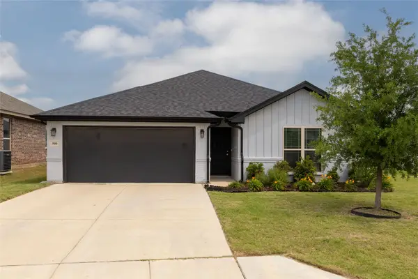 500 Adams Court, Weatherford, TX 76085