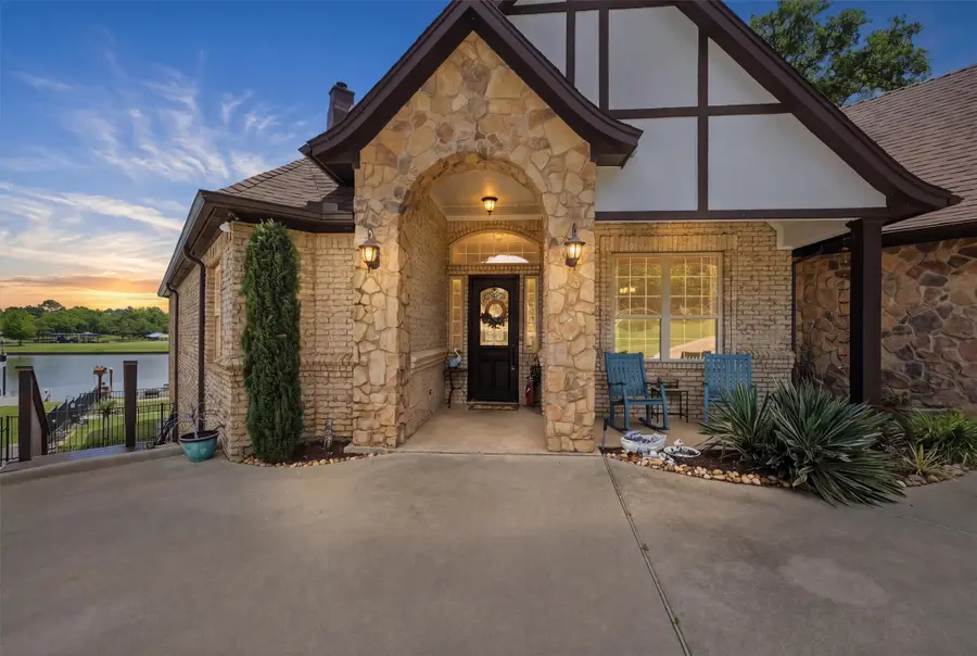 1211 Kiowa Drive W, Lake Kiowa, TX 76240 - #3