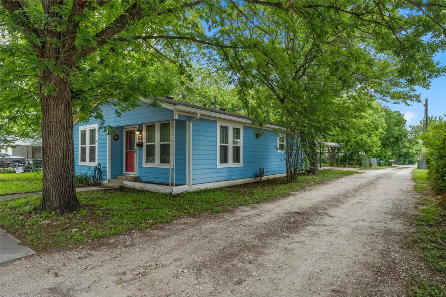 505 W Columbus Street, West, TX 76691 - #2