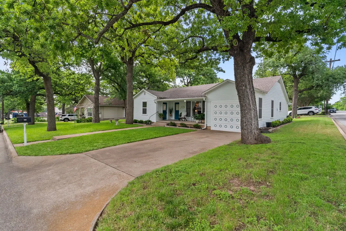 119 W Akard Street, Weatherford, TX 76086 - #1