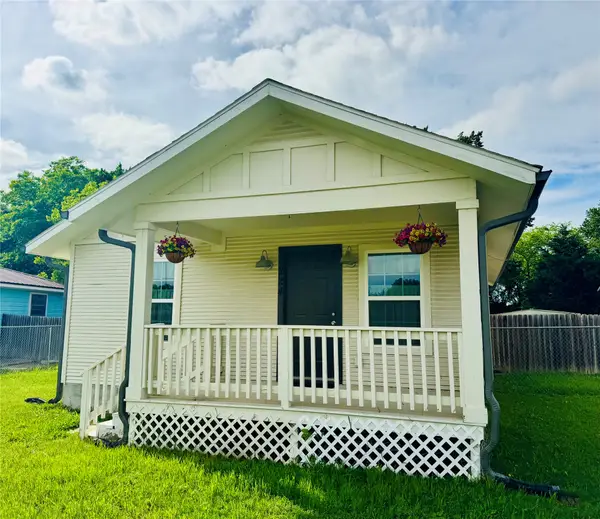 224 Spring Valley Circle, Azle, TX 76020