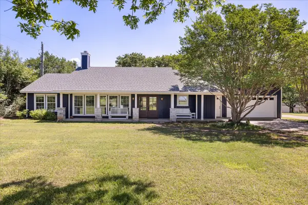 3818 Mambrino Highway, Granbury, TX 76048