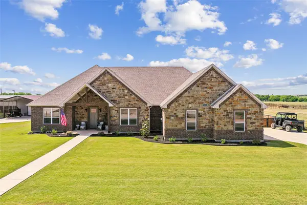 210 Lakecrest Drive, Muenster, TX 76252