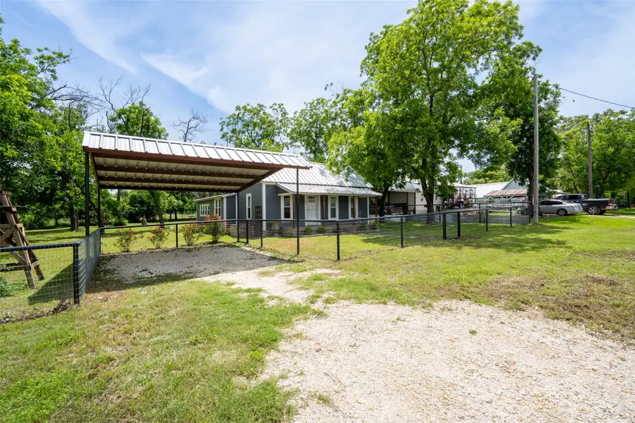 167 W Ross Street, Walnut Springs, TX 76690 - #2
