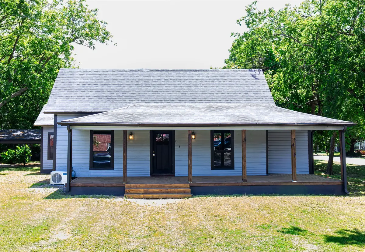 223 E Shreveport Street, Van Alstyne, TX 75495 - #1