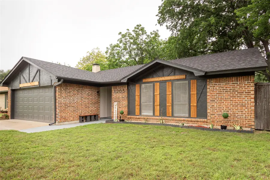 1205 Augusta Road, Benbrook, TX 76126 - #2