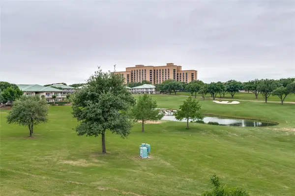 350 N O Connor Ridge Boulevard #21, Irving, TX 75038