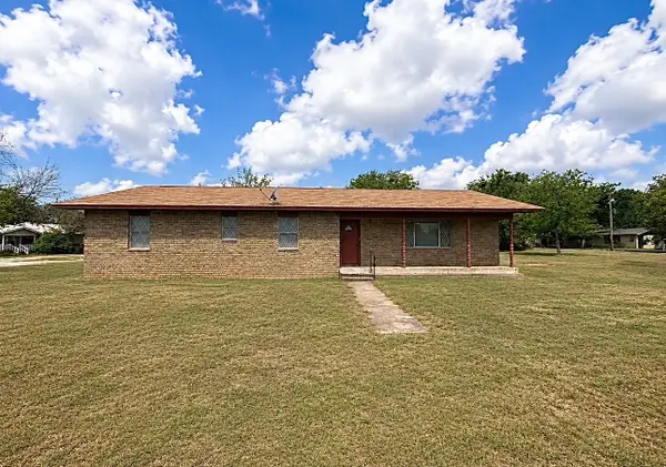 308 N Cotton Belt Avenue, Gustine, TX 76455