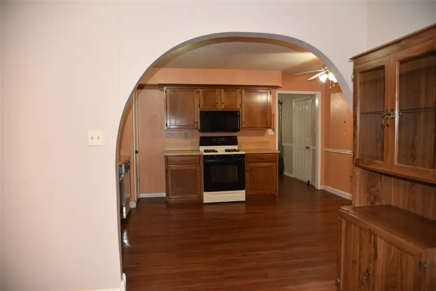 2521 W 5th Avenue, Corsicana, TX 75110 - #3