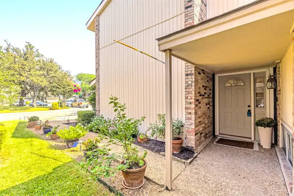 1805 Lakecrest Court, Carrollton, TX 75006