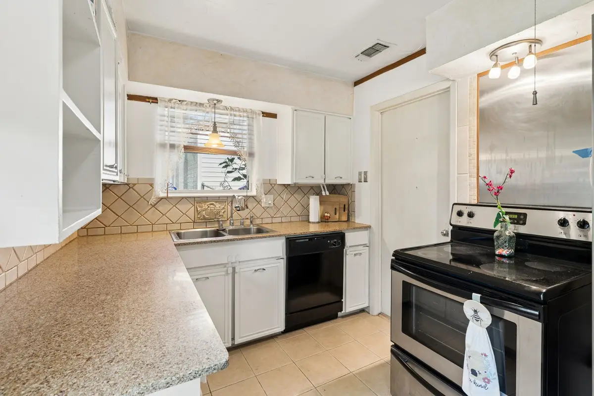 1822 Finley Road, Irving, TX 75062 - #1