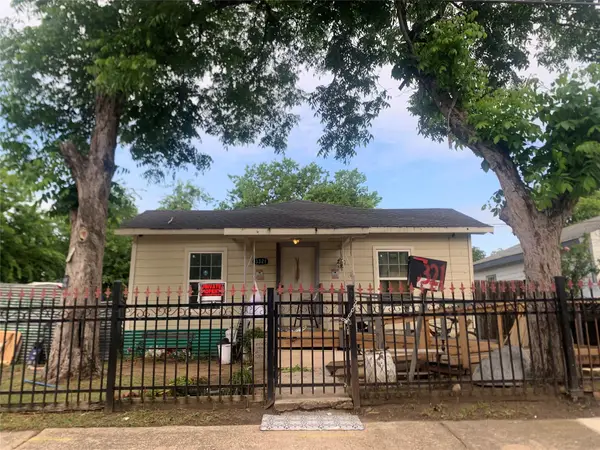 3321 Brantley Street, Dallas, TX 75212