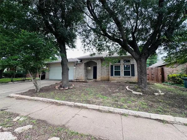 2908 Forest Creek Drive, Fort Worth, TX 76123