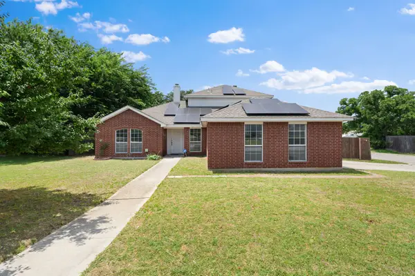 633 Madeline Court, Azle, TX 76020
