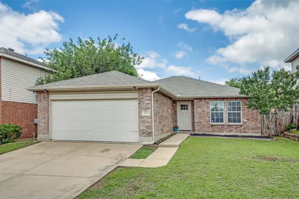 1833 Diamond Lake Trail, Fort Worth, TX 76247