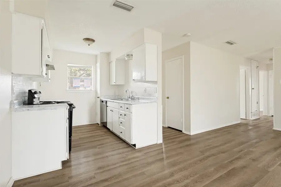 714 Shorecrest Drive, Garland, TX 75040 - #2