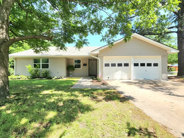 908 Dover Circle, Gainesville, TX 76240