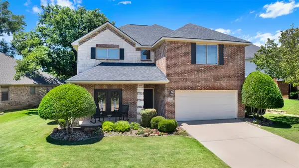 3024 Greenway Drive, Burleson, TX 76028